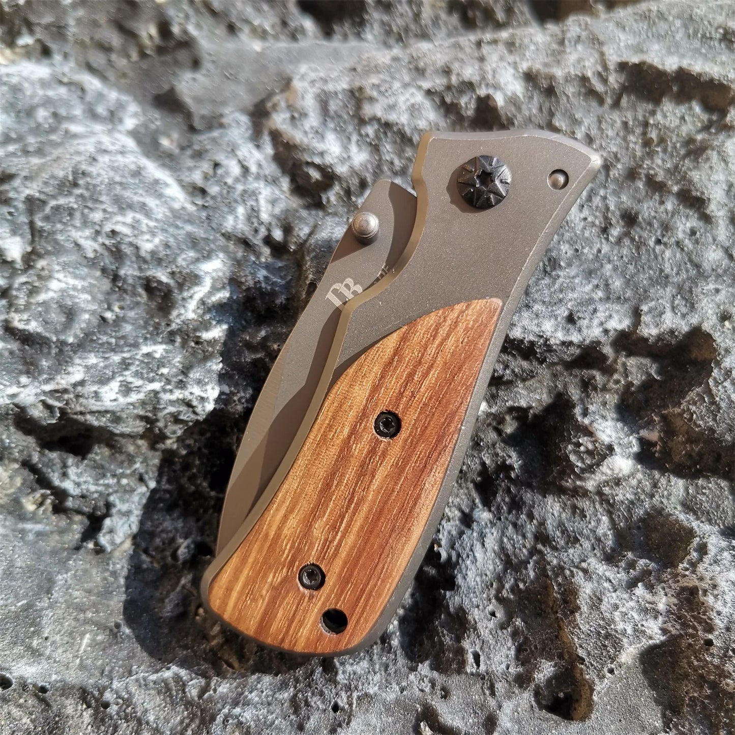 OutdoorSportHub | DoomBlade B054 Wooden Handle Folding Knife